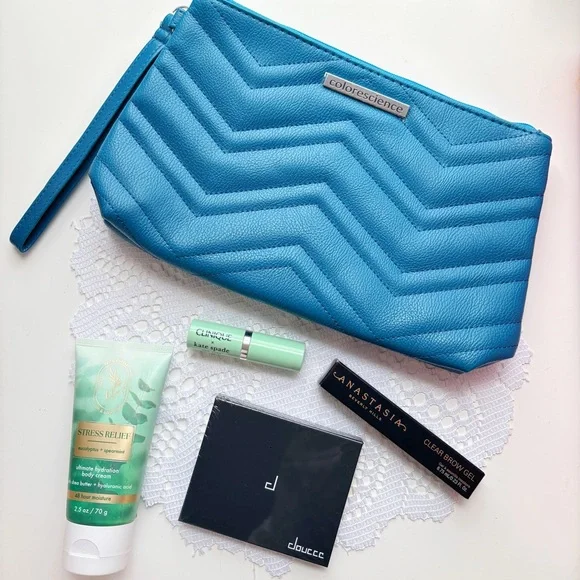 5 Piece Luxury Makeup & Beauty Bundle 💋✨ - Picture 1 of 6